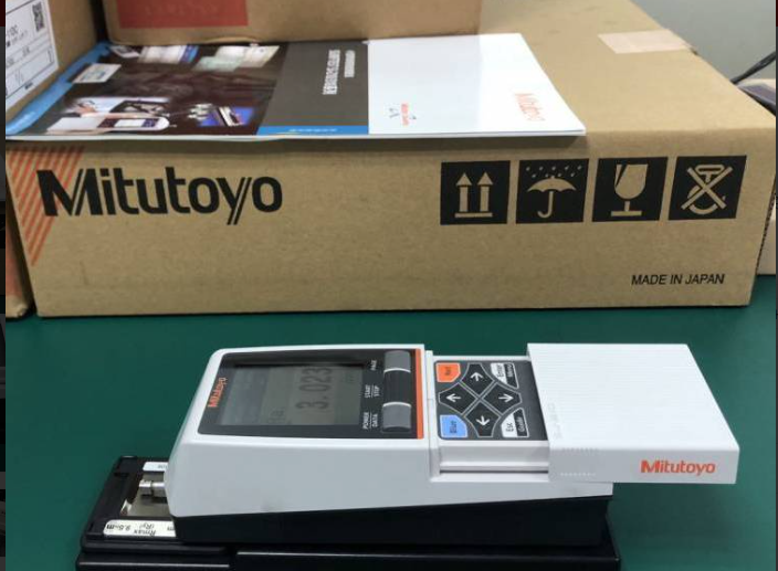 日本進(jìn)口Mitutoyo三豐SJ-410便攜式表面粗糙度儀帶光澤度打印機 